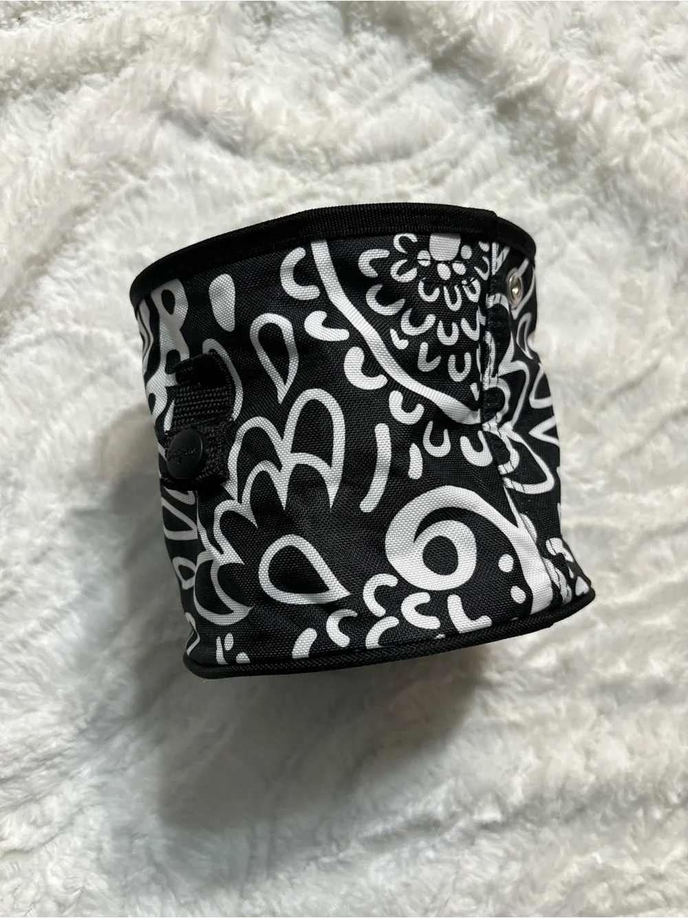Thirty-One Oh Snap Bin in Playful Parade Black/White Paisley Retired